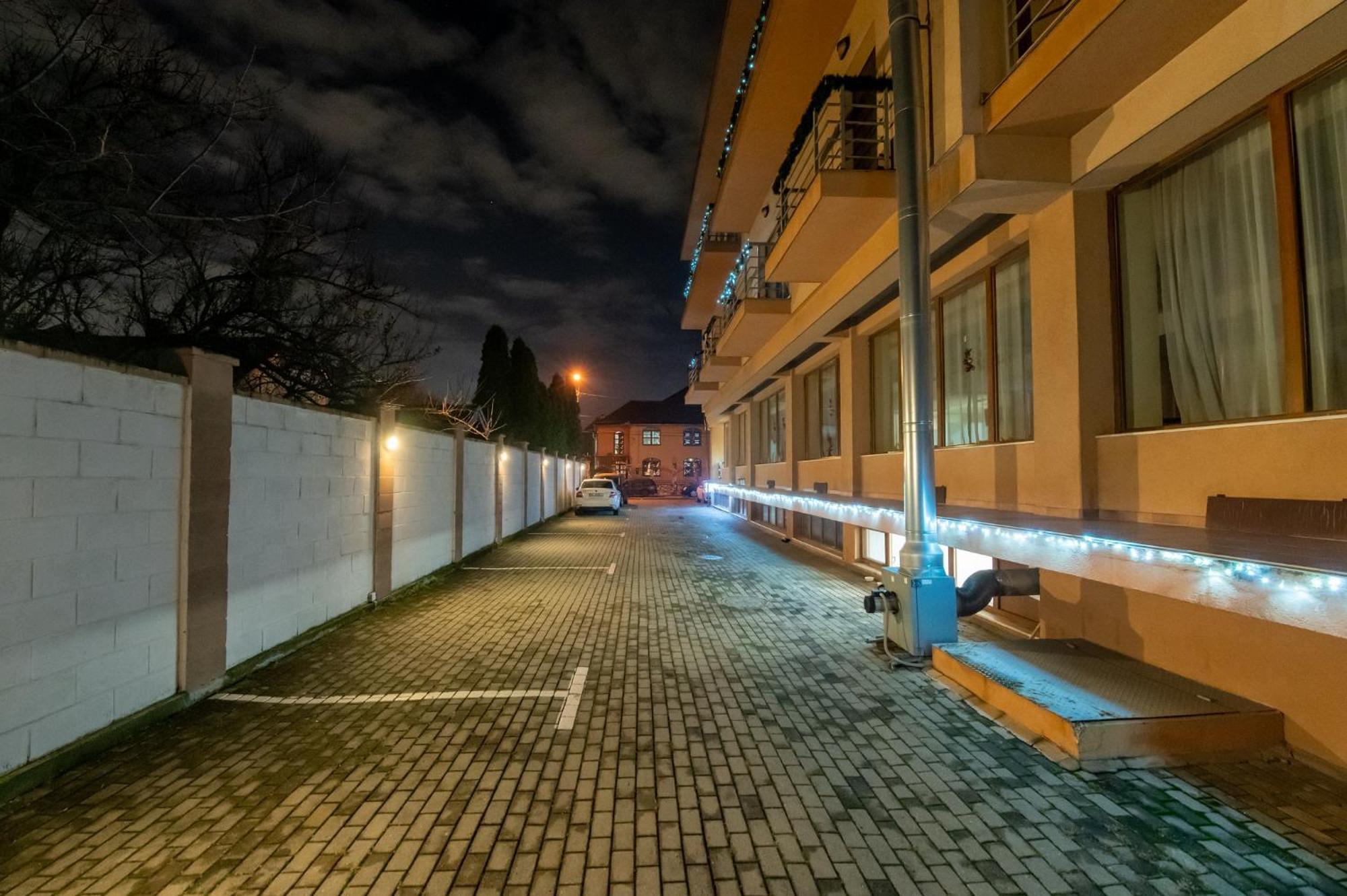 Hotel Oxford By Timhotels Timişoara Buitenkant foto