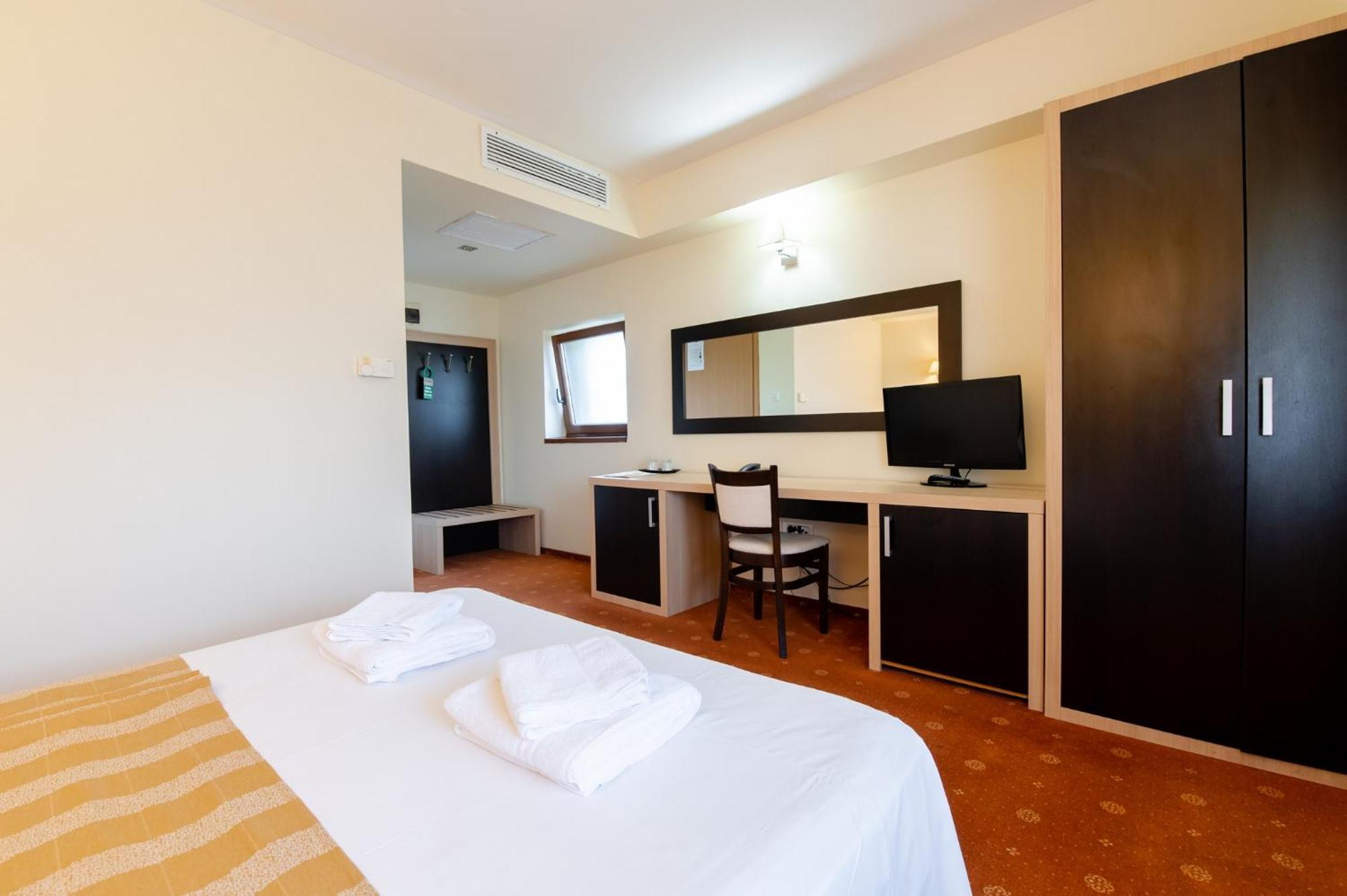 Hotel Oxford By Timhotels Timişoara Buitenkant foto
