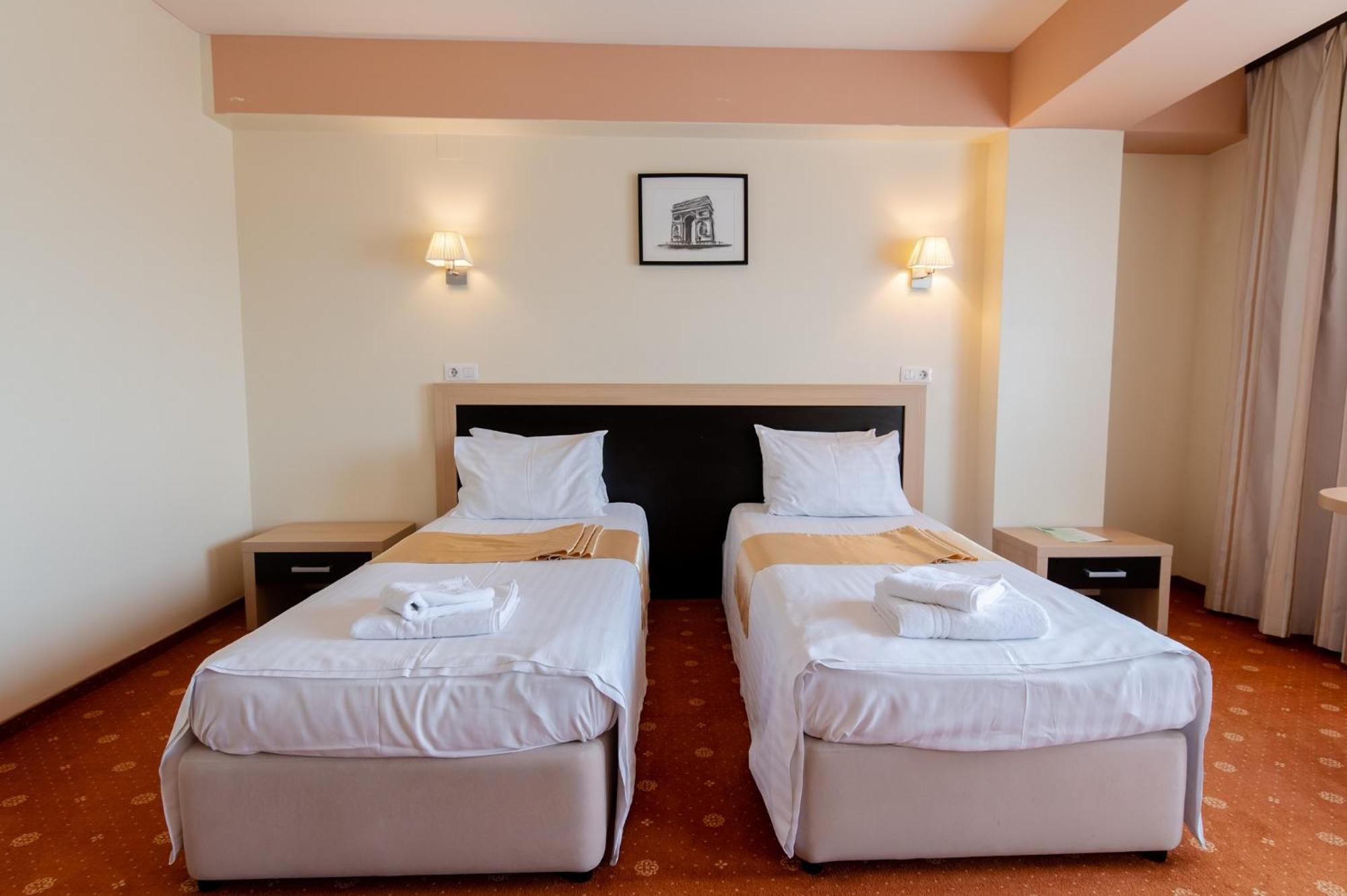 Hotel Oxford By Timhotels Timişoara Buitenkant foto