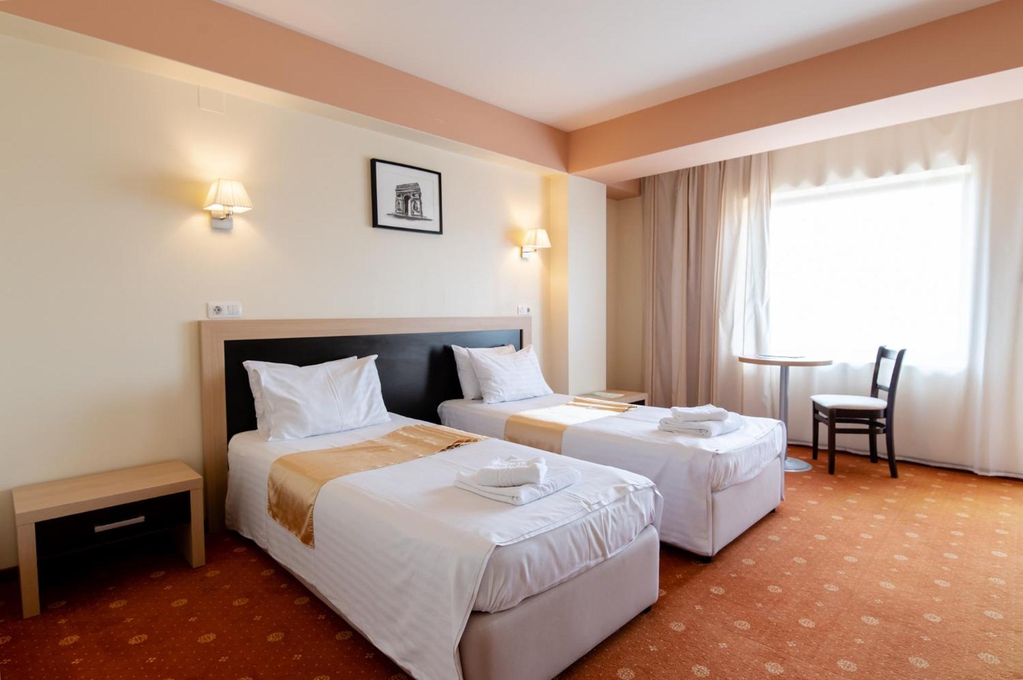 Hotel Oxford By Timhotels Timişoara Buitenkant foto